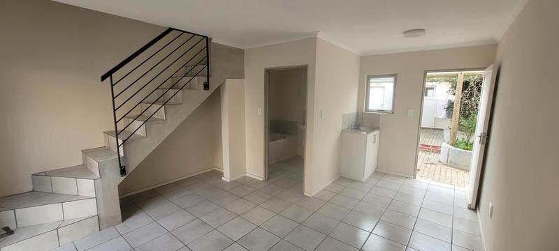 To Let 2 Bedroom Property for Rent in Heiderand Western Cape